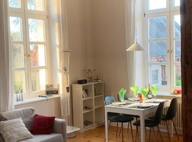 Schloss Lelkendorf, Hoppenrade *